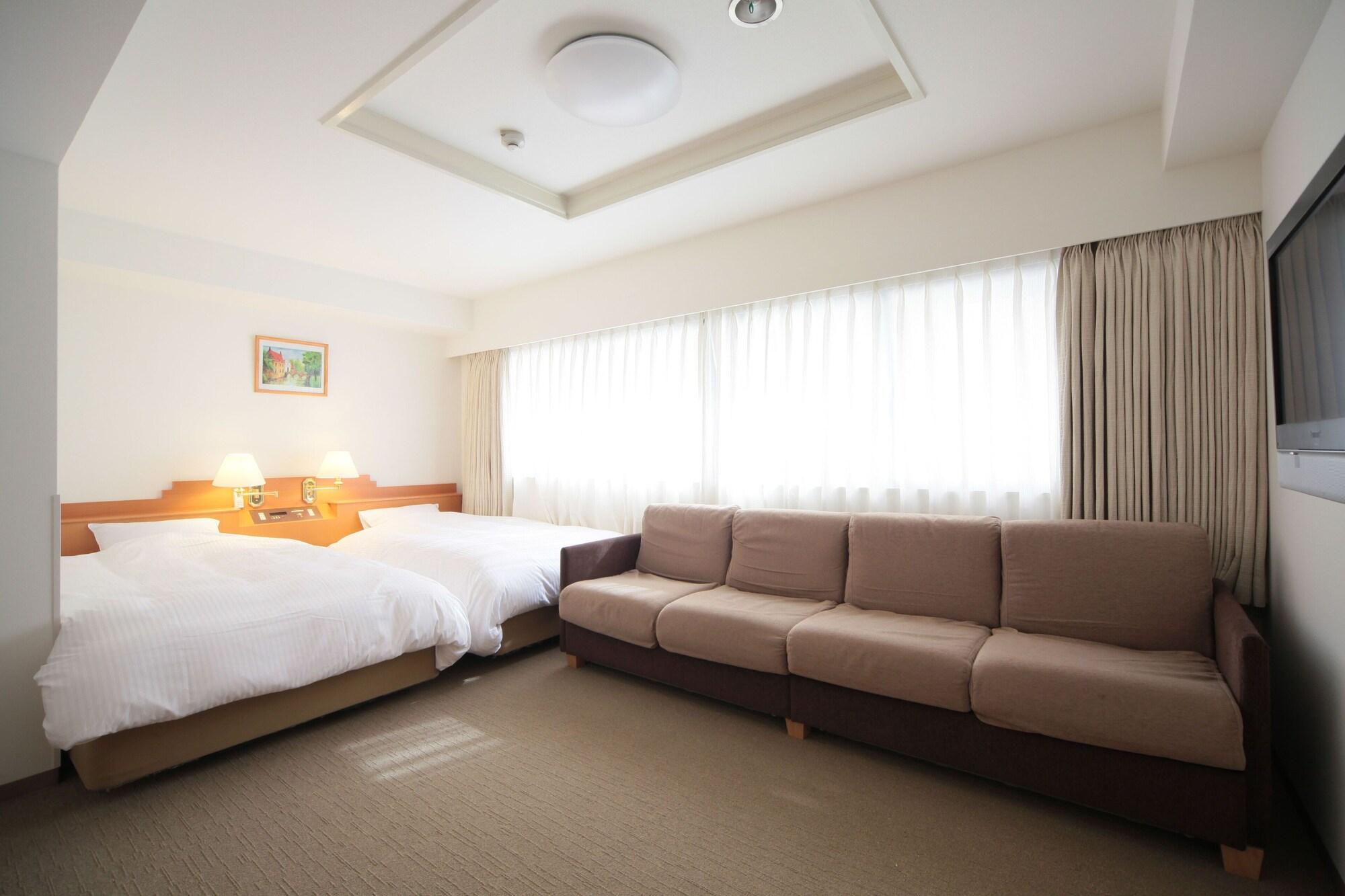 Shin-Osaka Station Hotel Экстерьер фото